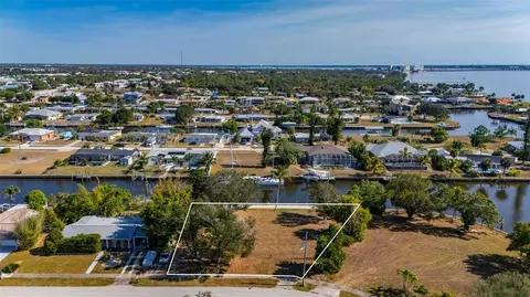 165 Small St SE, Port Charlotte, FL 33952