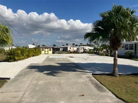 1447 Flamingo Dr, Englewood, FL 34224