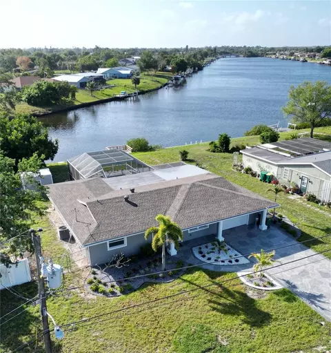 717 Crestview Cir NW, Port Charlotte, FL 33948
