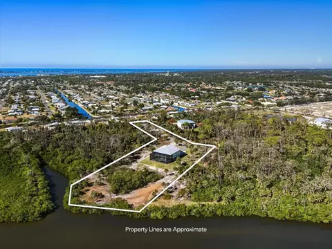 1091 Lampp Dr, Englewood, FL 34223