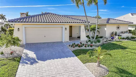 2737 Saint Thomas Dr, Punta Gorda, FL 33950