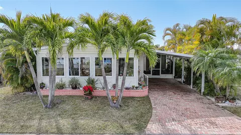 19 Del Prado Dr, Englewood, FL 34223