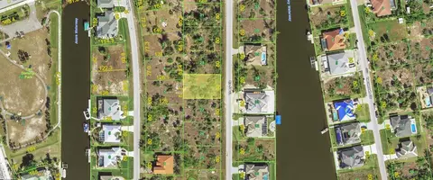 8323 Tracy Cir, Port Charlotte, FL 33981