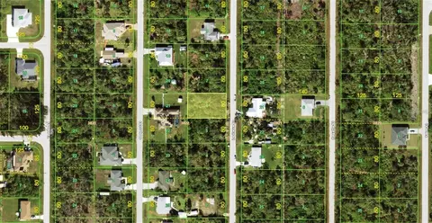 6169 Le Harve St, Port Charlotte, FL 33981