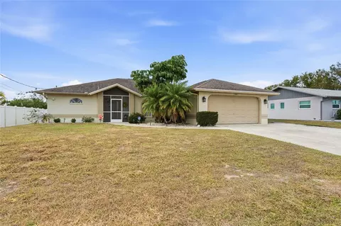 7451 Regina Dr, Englewood, FL 34224