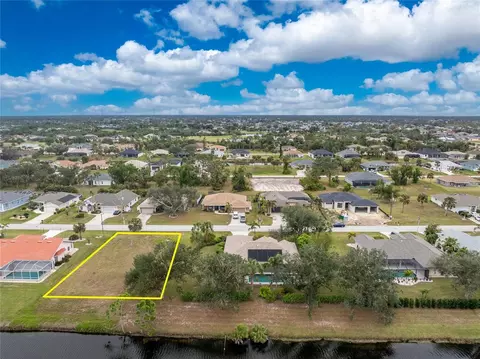 192 Broadmoor Ln, Rotonda West, FL 33947