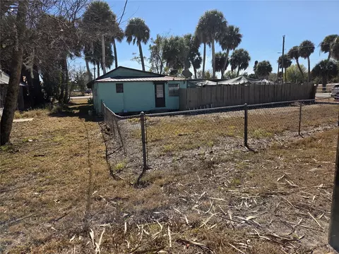 Exterior - 1024 Strickland Rd, Okeechobee, FL 34974 photo 8 of 10
