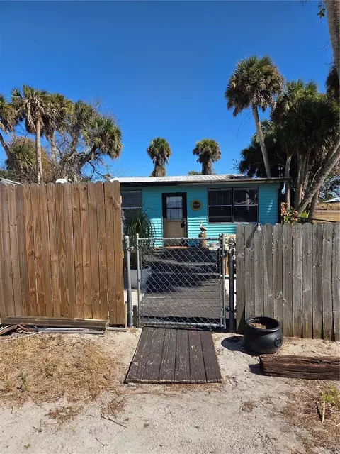 Exterior - 1024 Strickland Rd, Okeechobee, FL 34974 photo 9 of 10
