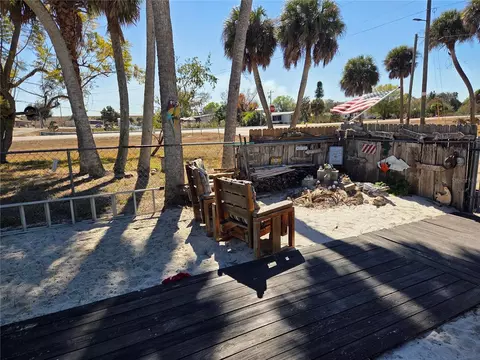 Exterior - 1024 Strickland Rd, Okeechobee, FL 34974 photo 2 of 10