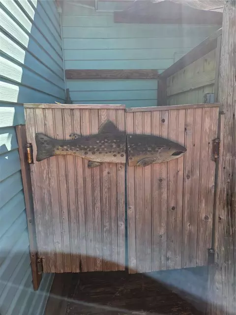 Bath - 1024 Strickland Rd, Okeechobee, FL 34974 photo 2 of 2
