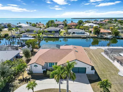 105 Sinclair St SE, Port Charlotte, FL 33952