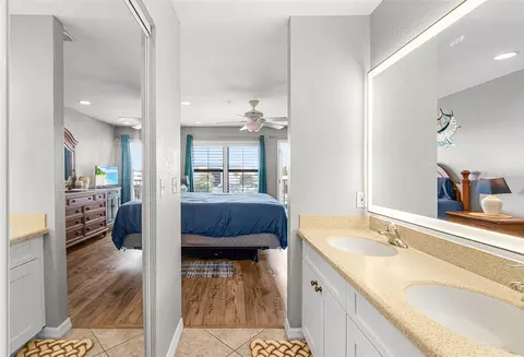 Bath - 16641 Stringfellow Rd #506, Bokeelia, FL 33922 photo 1 of 2