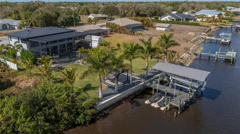 2424 Harbour Dr, Punta Gorda, FL 33983