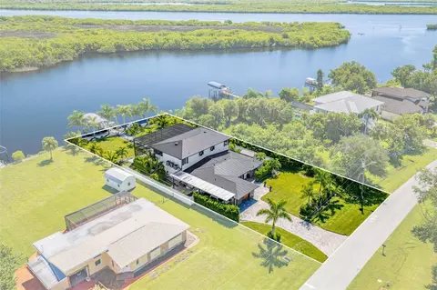2424 Harbour Dr, Punta Gorda, FL 33983