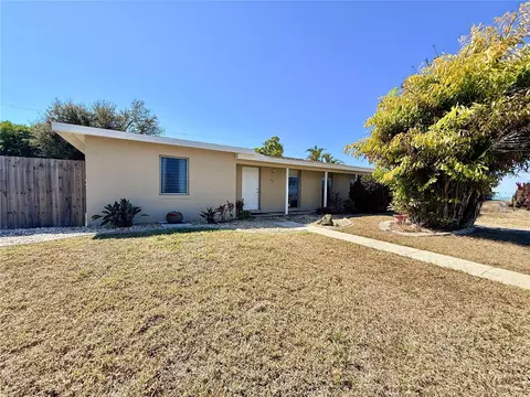 530 Sharon Cir, Port Charlotte, FL 33952