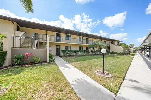 4000 Oakview Dr #L2, Punta Gorda, FL 33980