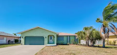 22 Oakland Hills Ct, Rotonda West, FL 33947