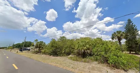 661 Clearview Dr, Port Charlotte, FL 33953