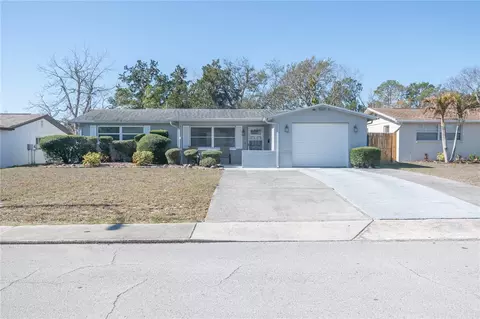 5207 School Rd, New Port Richey, FL 34653