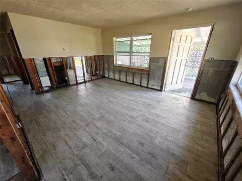 Living - 190 Danforth Dr, Punta Gorda, FL 33980 photo 2 of 5