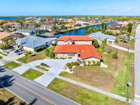 4405 Harbor Blvd, Port Charlotte, FL 33952