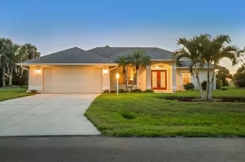 44 Sportsman Ln, Rotonda West, FL 33947