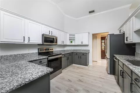 Kitchen - 71 Amazon Dr, Punta Gorda, FL 33983 photo 2 of 4