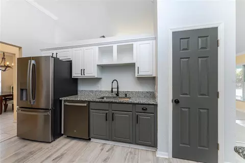 Kitchen - 71 Amazon Dr, Punta Gorda, FL 33983 photo 3 of 4