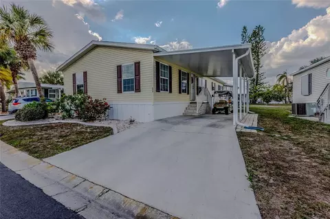 2100 Kings Hwy #690, Port Charlotte, FL 33980