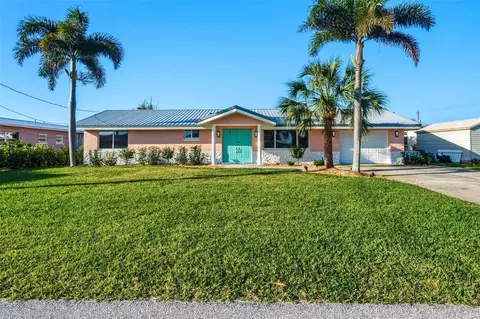 105 Leland St SE, Port Charlotte, FL 33952