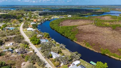 7754 Riverside Dr, Punta Gorda, FL 33982