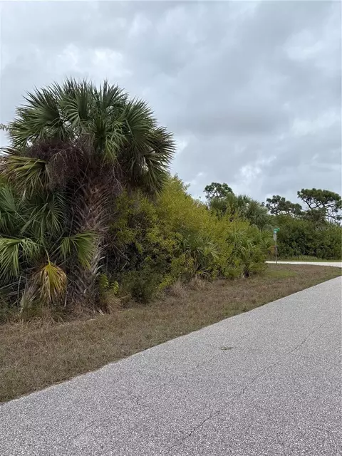7513 Treadway Rd, Port Charlotte, FL 33981