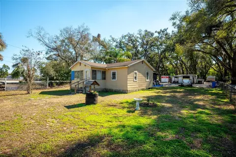 10507 Main St, Thonotosassa, FL 33592
