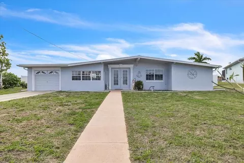 137 Poinsettia Cir NE, Port Charlotte, FL 33952
