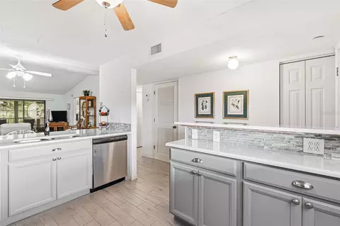 Kitchen - 175 Kings Hwy #437, Punta Gorda, FL 33983 photo 5 of 6