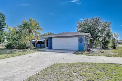 1678 Country Club Pkwy, Lehigh Acres, FL 33936