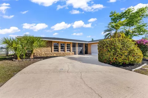 18 Annapolis Ln, Rotonda West, FL 33947