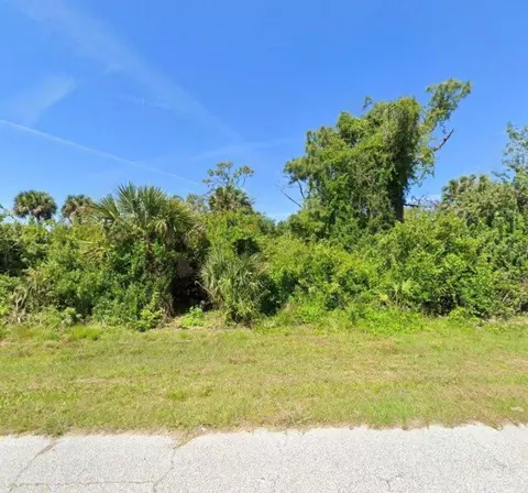 7091 Embry St, Port Charlotte, FL 33981