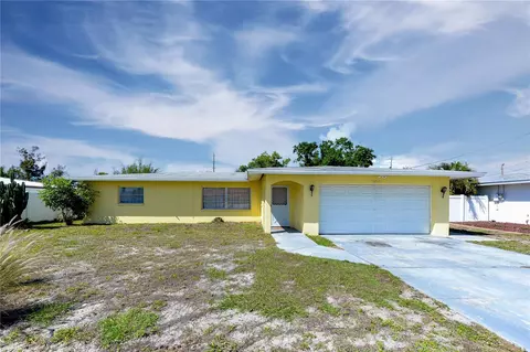 9215 Kingston Rd, Bradenton, FL 34210
