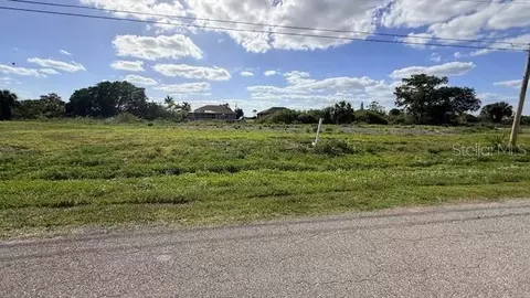 1916 NE 23rd Pl, Cape Coral, FL 33909