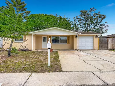 7219 Gulf Highlands Dr, Port Richey, FL 34668