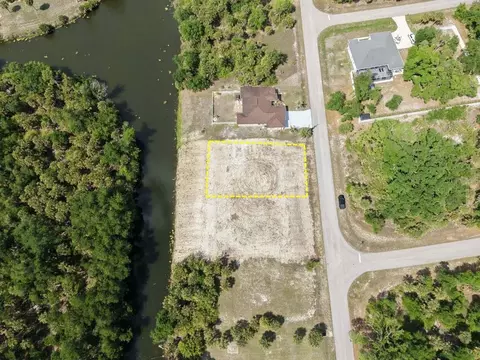 553 Pembroke Dr, Port Charlotte, FL 33954