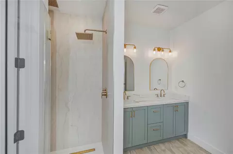 Bath - 7 Sunflower Dr, Placida, FL 33946 photo 3 of 9