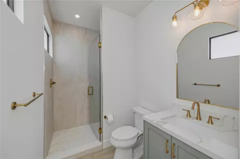 Bath - 7 Sunflower Dr, Placida, FL 33946 photo 7 of 9