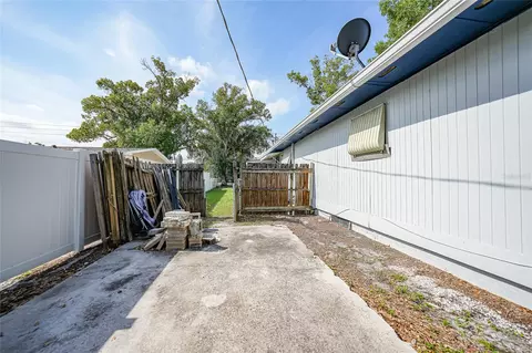 Exterior - 704 N Manatee Ave, Arcadia, FL 34266 photo 4 of 7
