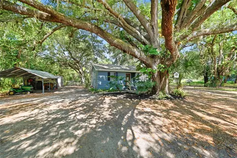 Exterior - 2403 SE Pointer Ave, Arcadia, FL 34266 photo 7 of 15