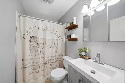 Bath - 2403 SE Pointer Ave, Arcadia, FL 34266 photo 5 of 5
