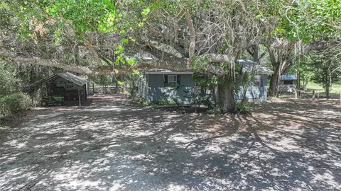 Exterior - 2403 SE Pointer Ave, Arcadia, FL 34266 photo 5 of 15