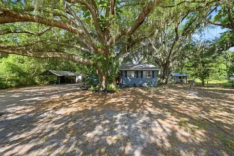 Exterior - 2403 SE Pointer Ave, Arcadia, FL 34266 photo 11 of 15