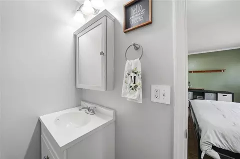 Bath - 2403 SE Pointer Ave, Arcadia, FL 34266 photo 3 of 5